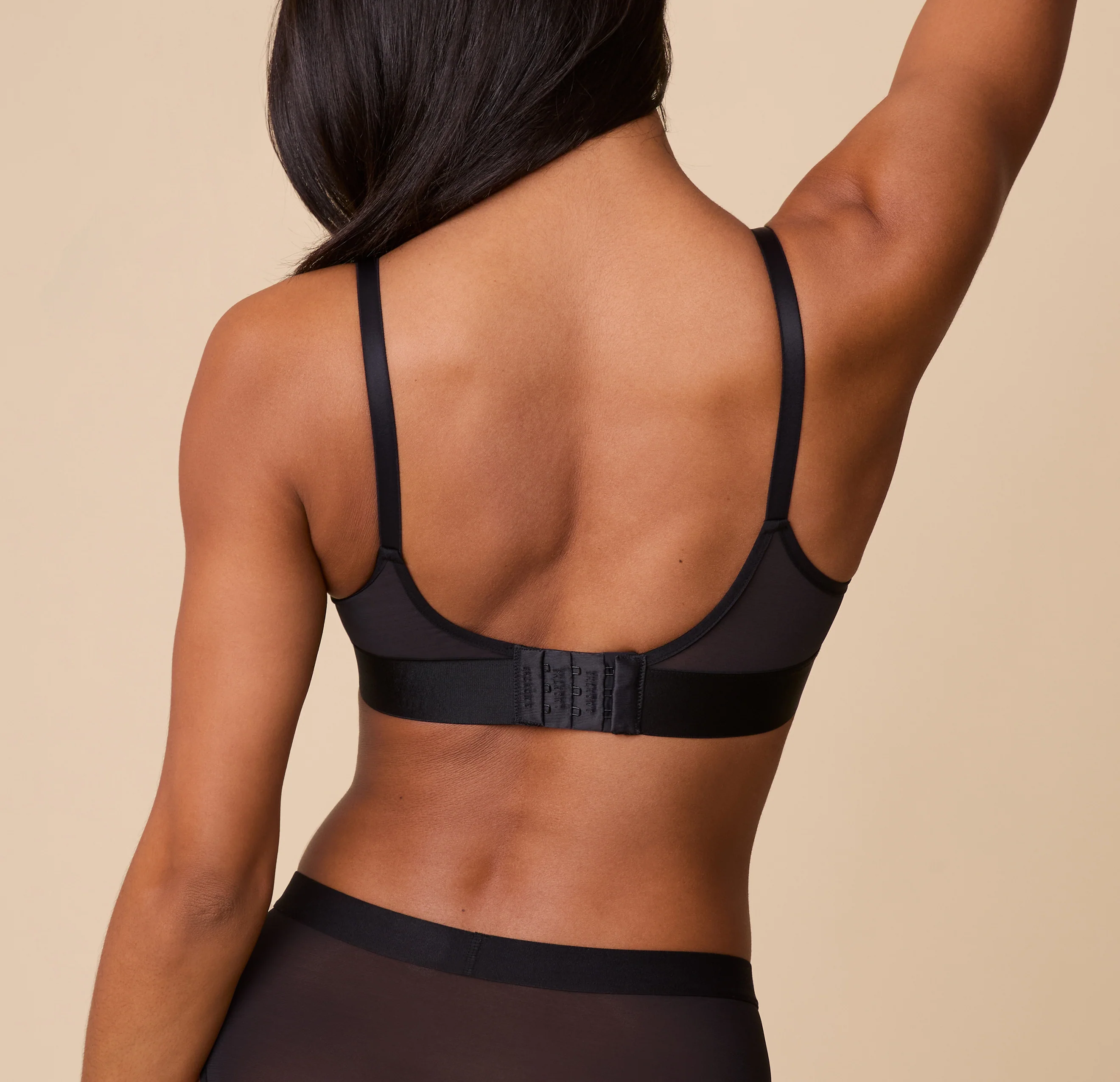 ComfortMesh™ Plunge Bra - Black - Image 3