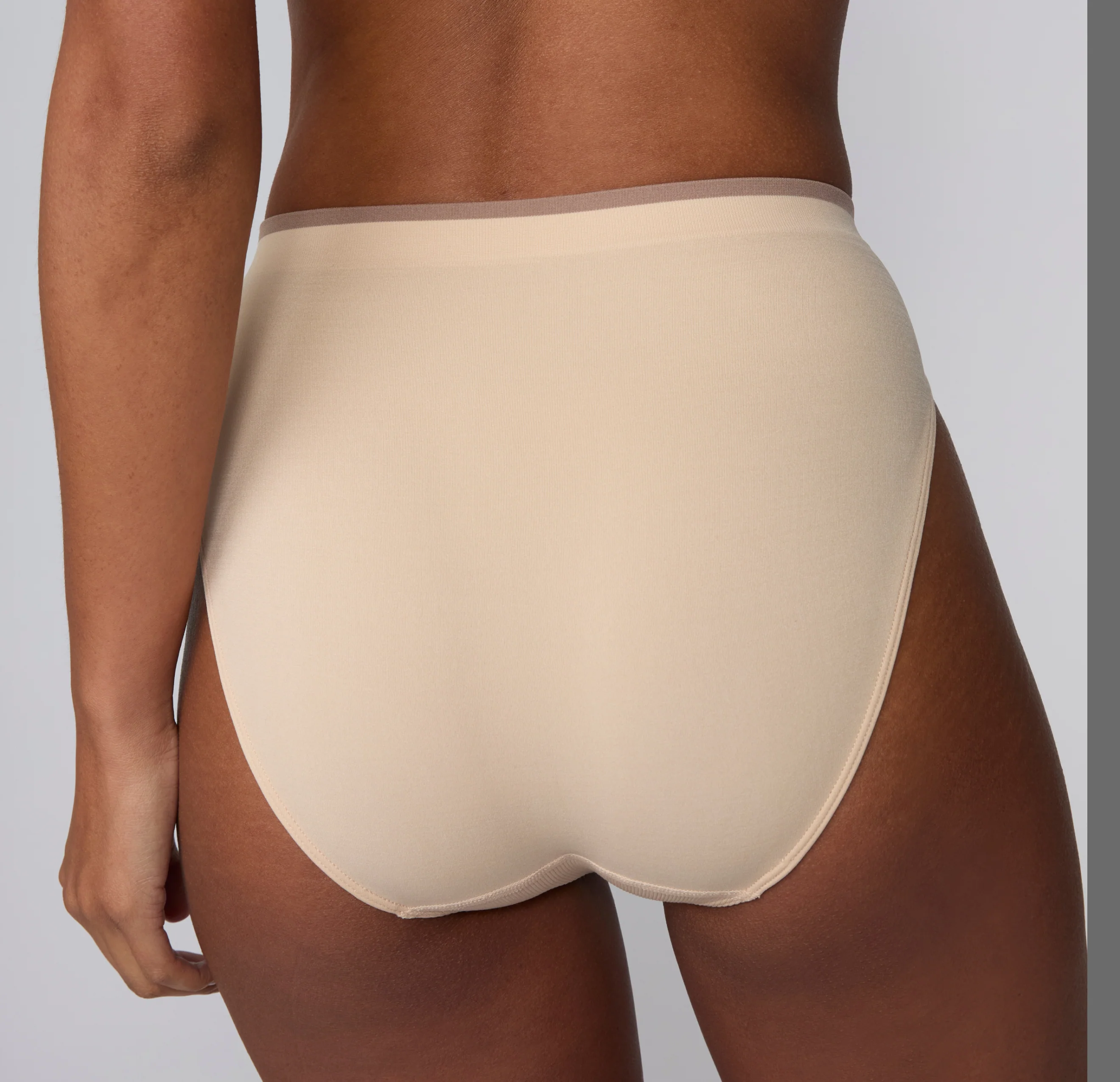 Smooth Seamless Brief - Beige - Image 5