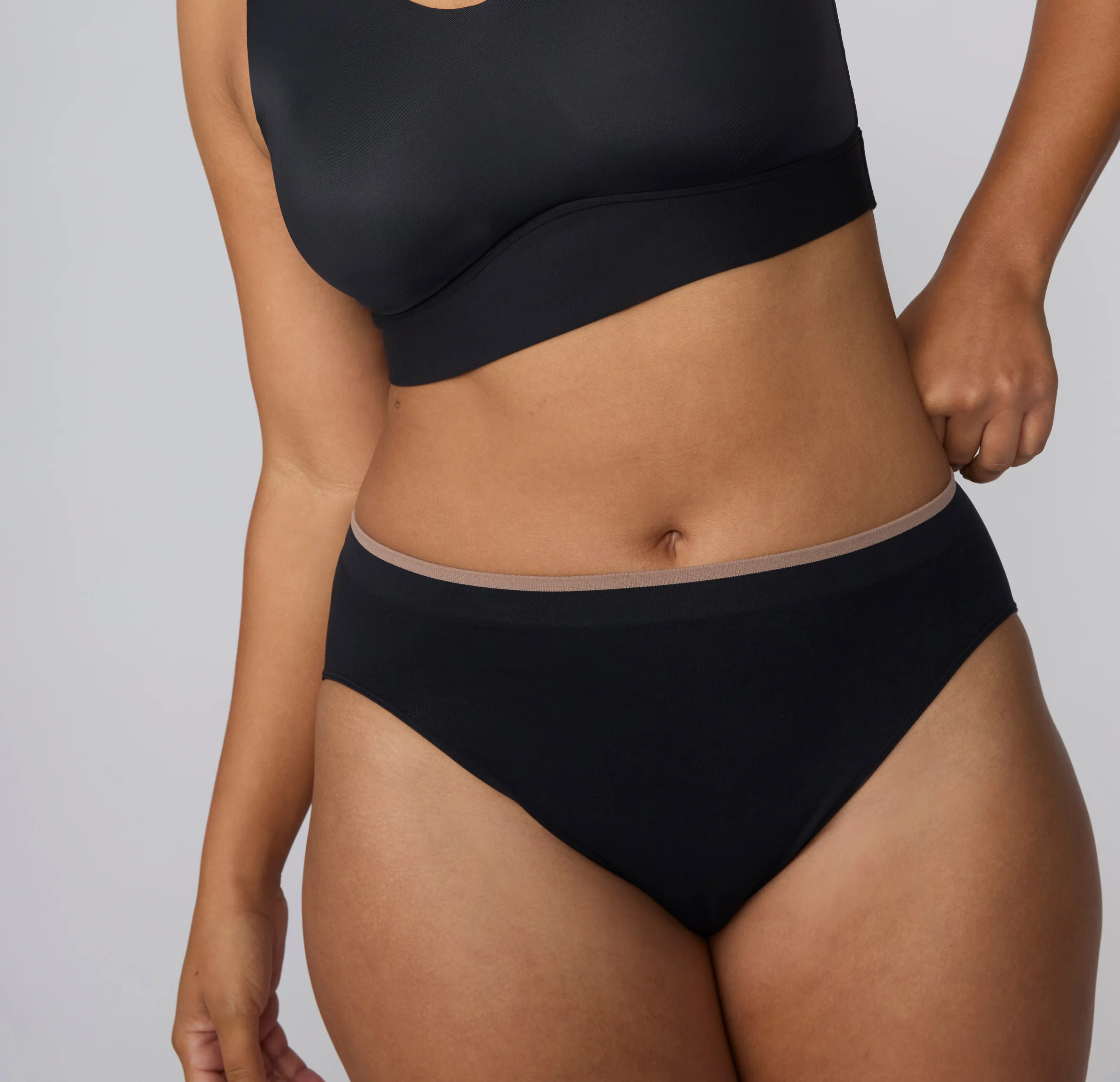 Smooth Seamless Brief - Black