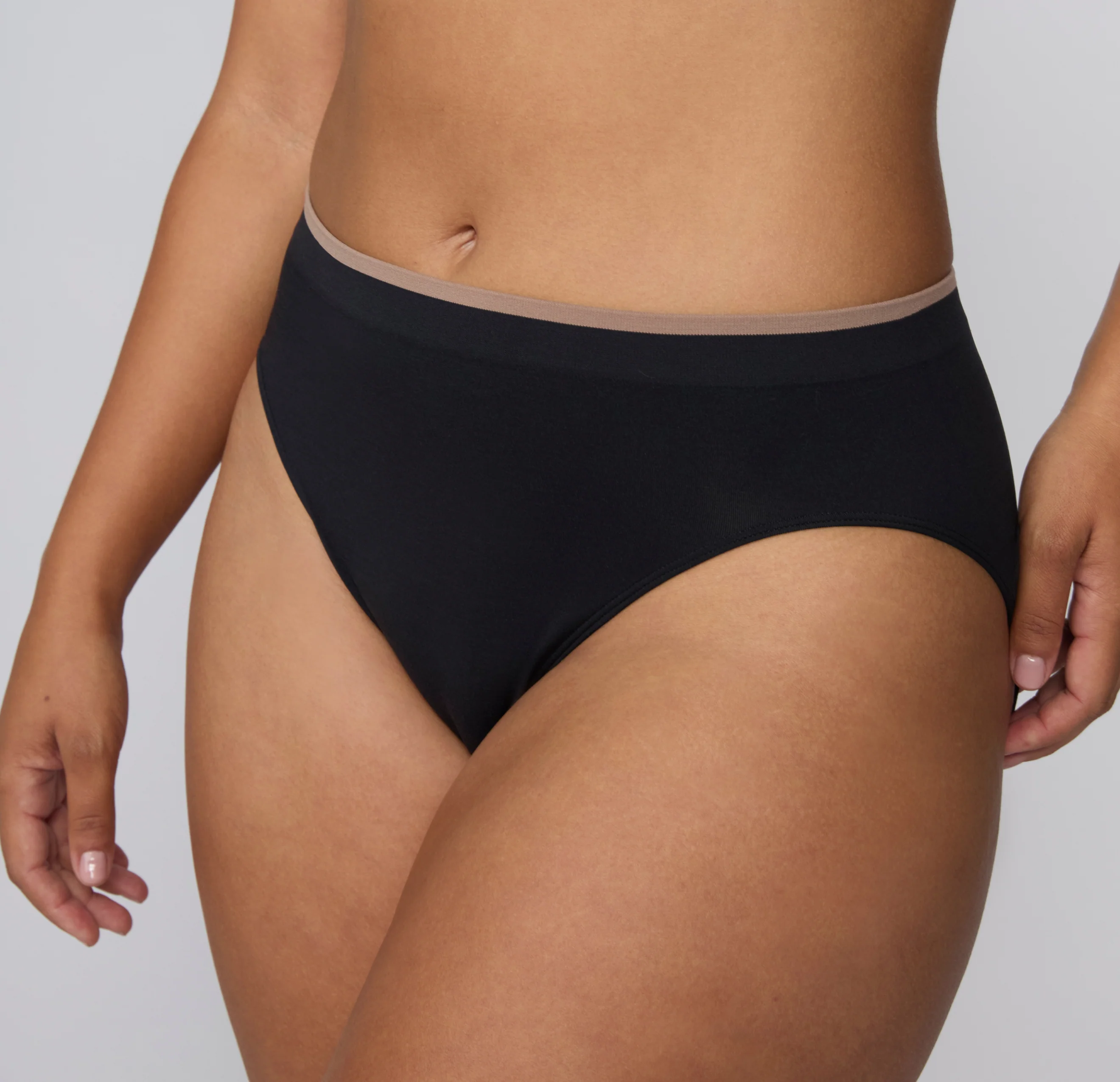 Smooth Seamless Brief - Black - Image 3