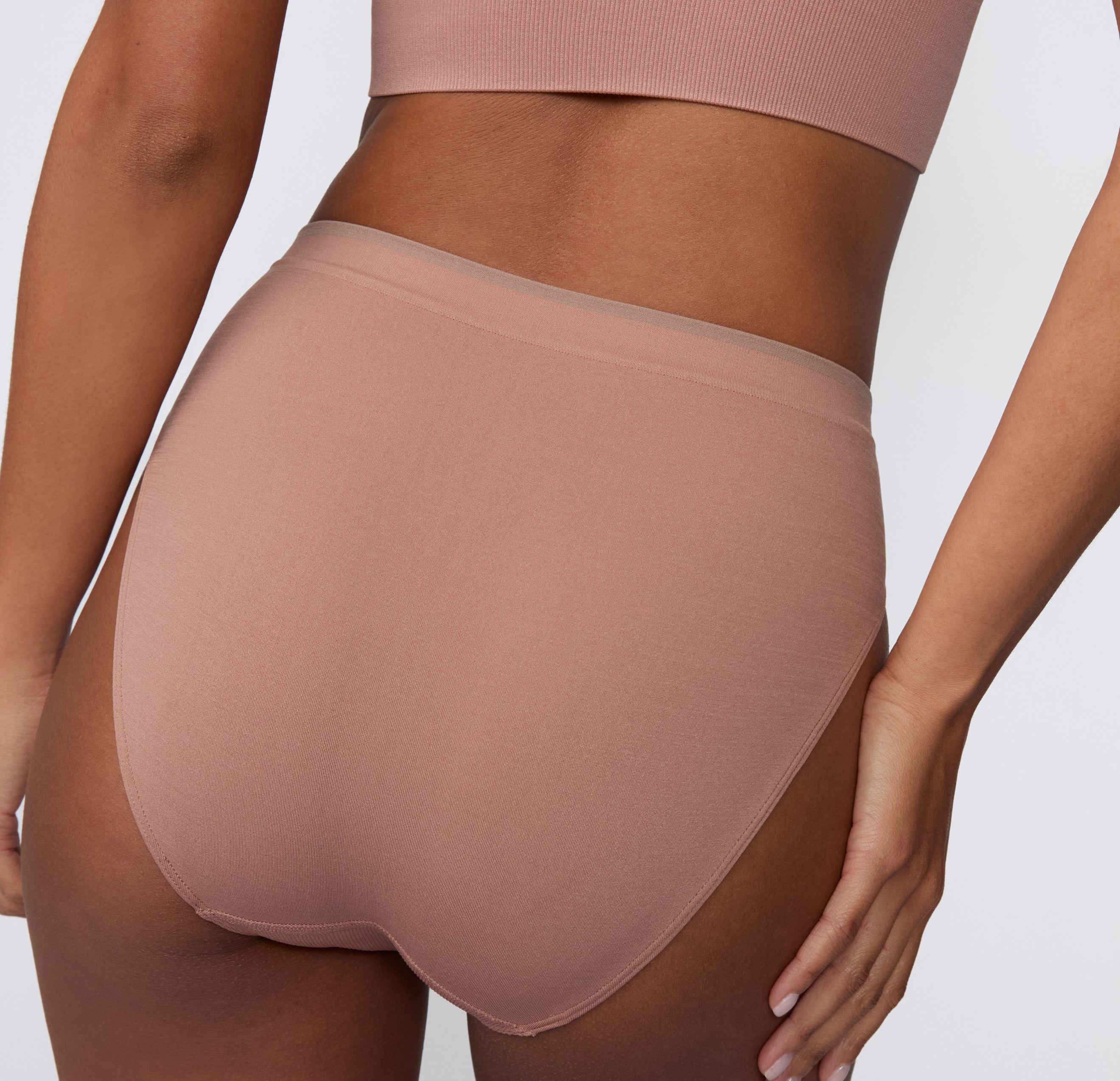 Smooth Seamless Brief - Plum - Image 5