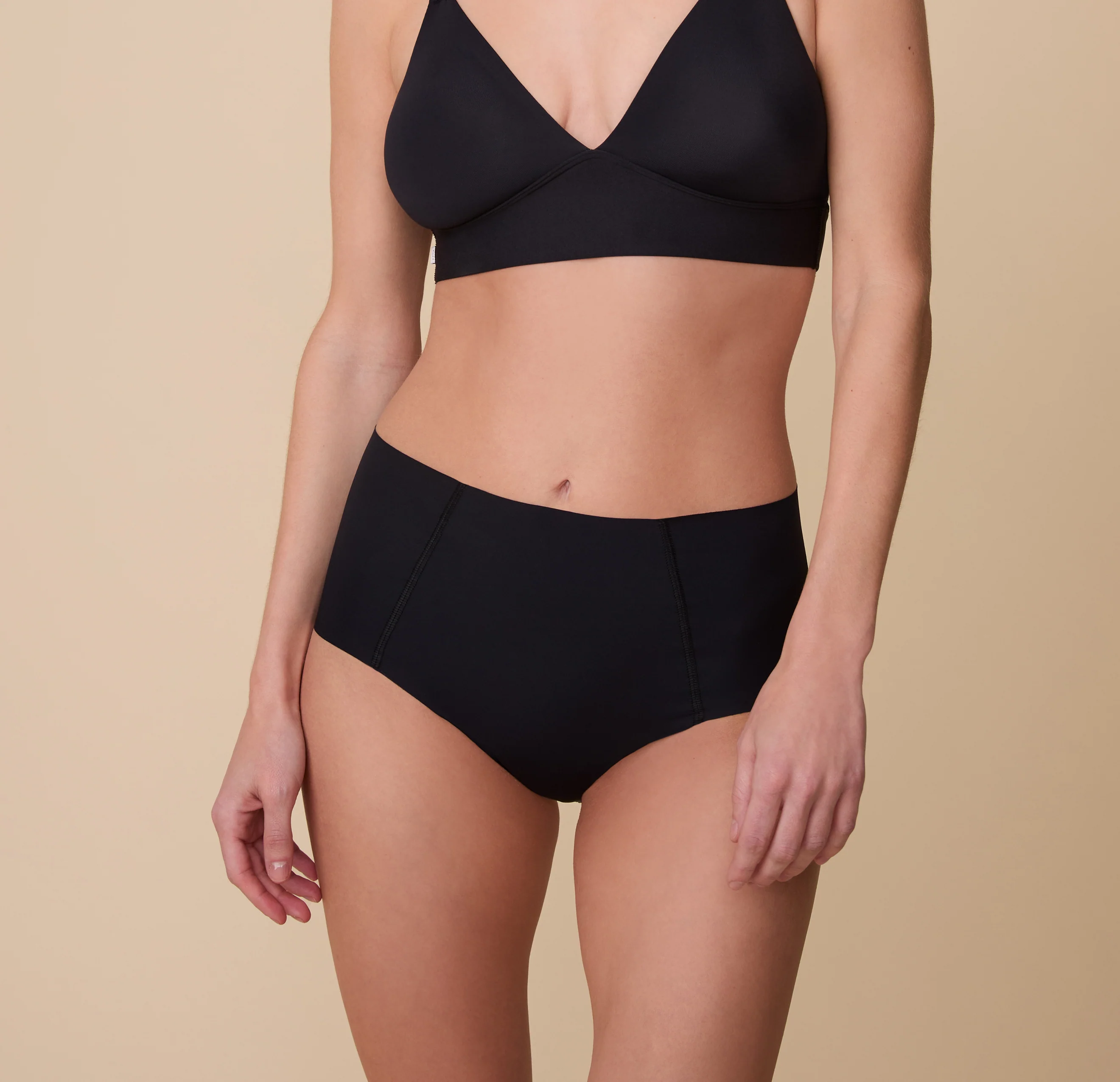 No-Show Highwaist Brief - Black - Image 3